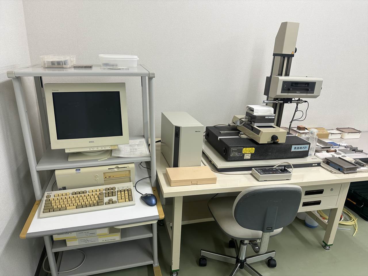 東芝機械(Ahibaura Machine) 超精密マシニングセンター UVM-100A
