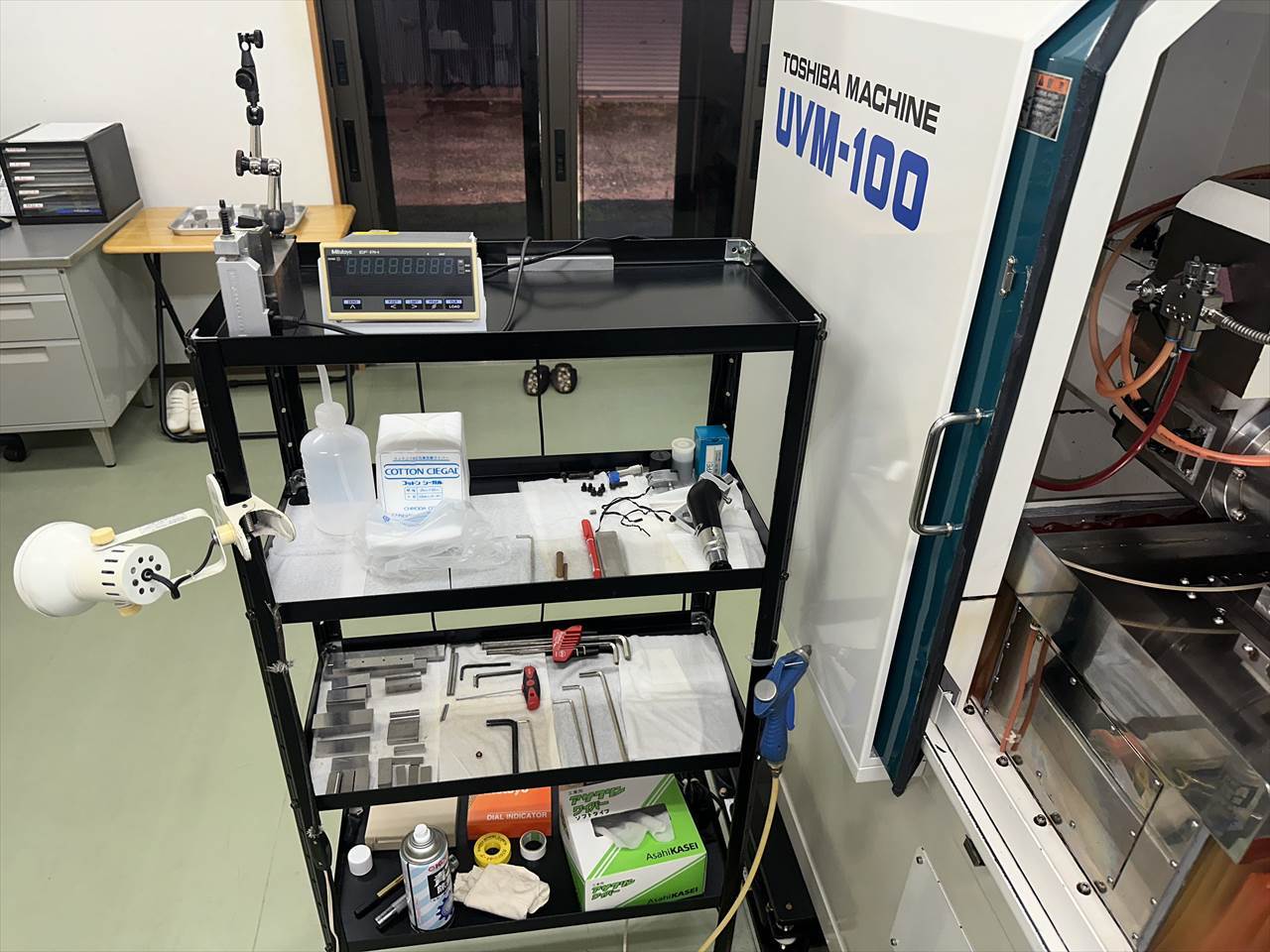 東芝機械(Ahibaura Machine) 超精密マシニングセンター UVM-100A