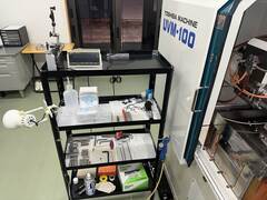 東芝機械(Ahibaura Machine) 超精密マシニングセンター UVM-100A
