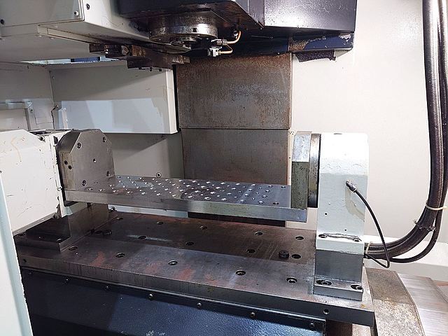 ヤマザキマザック 立型マシニングセンター VCN-410A