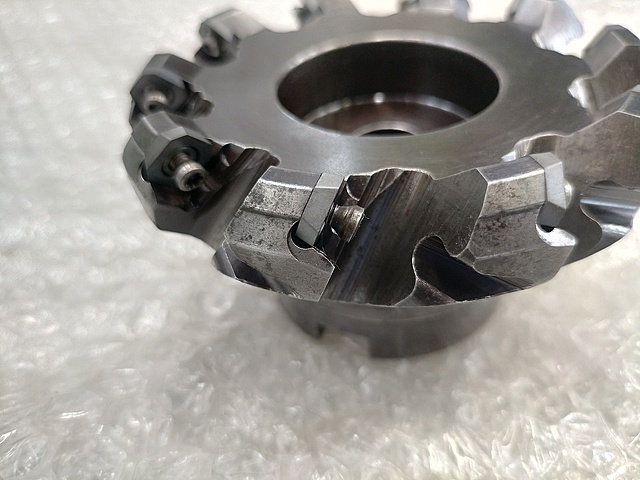 サンドビック フェイスミル RA245-100J31.75-12H