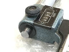 ミツトヨ カウント外側マイクロメーター M810-25(193-101)