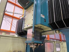 倉敷機械 門型マシニングセンター KMV-130Z