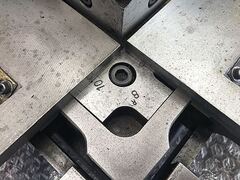 富士機工 セットプレス金型