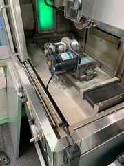 岡本工作 NC超精密小型成型研削盤 UPZ210LiⅡ