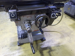 日立精工 ひざ型フライス 2MW-V