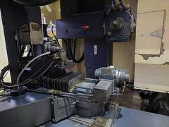 牧野フライス製作所 NC工具研削盤 CNS3