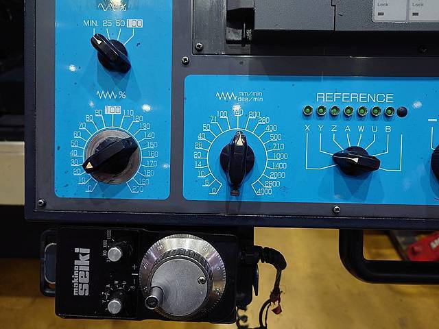 牧野フライス製作所 NC工具研削盤 CNS3