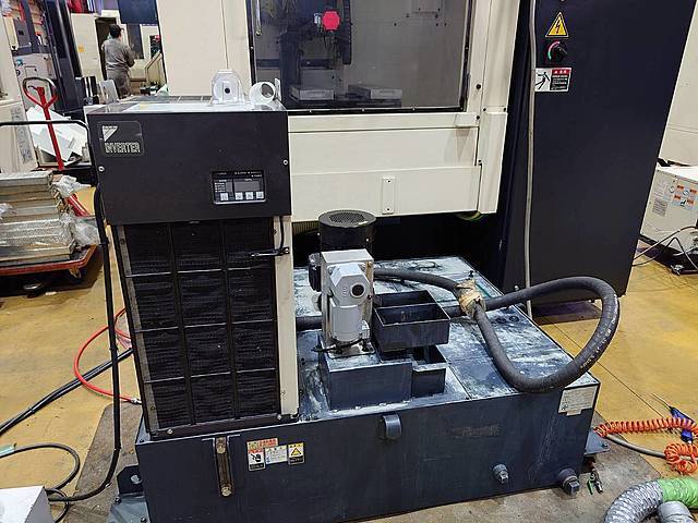 牧野フライス製作所 NC工具研削盤 CNS3