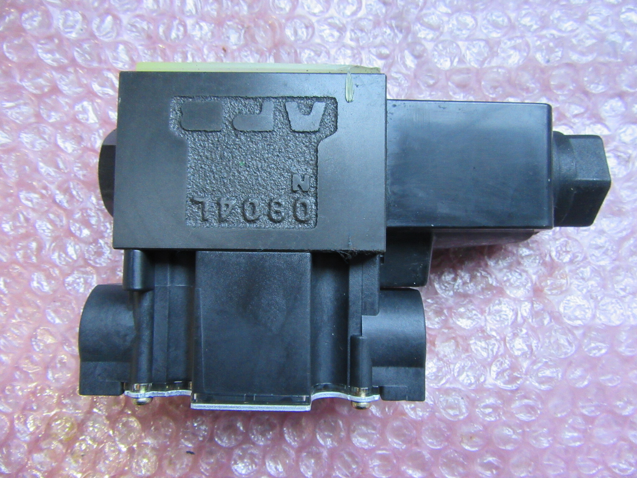 油研工業/YUKEN KOGYO 電磁切替弁 DSG-01-2B2-A100-70