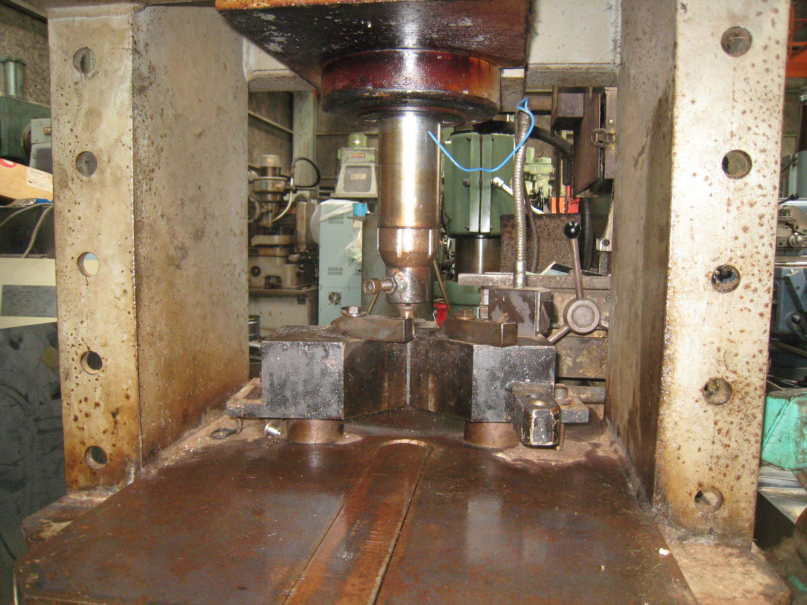 大阪ジャッキ 油圧プレス