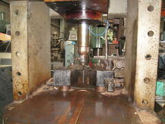 大阪ジャッキ 油圧プレス