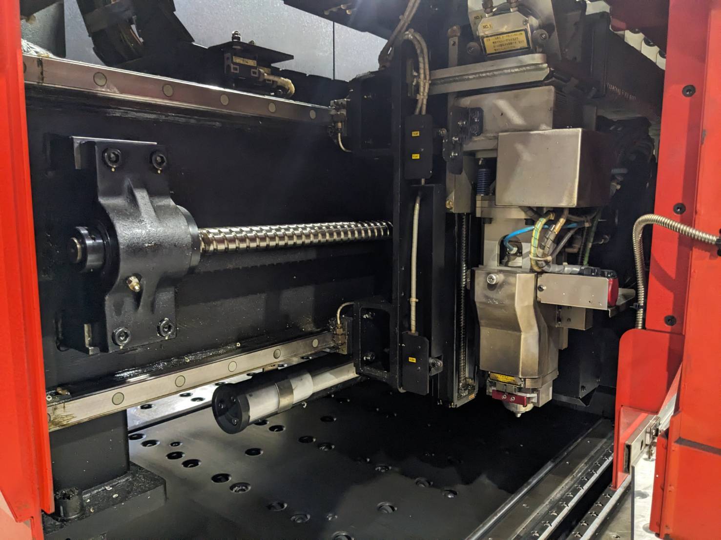 アマダ レーザー加工機 LC-1212A4NT