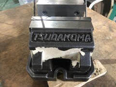 津田駒/TSUDAKOMA 油圧バイス 口幅175mm　口高60mm