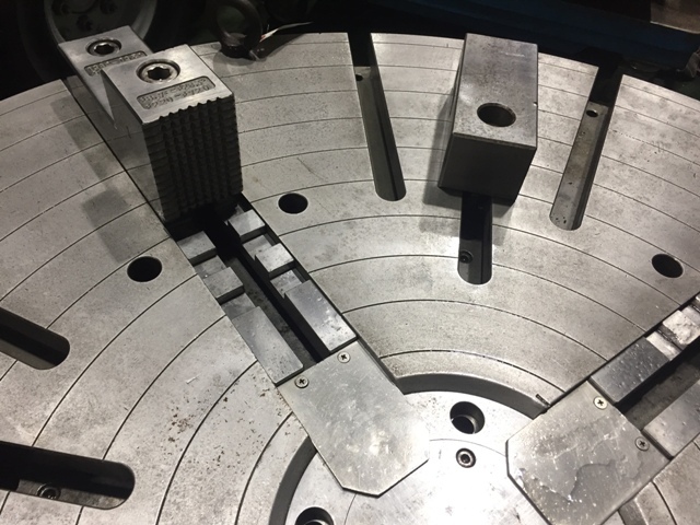 ノーベル 4爪インデペンデントチャック φ1250