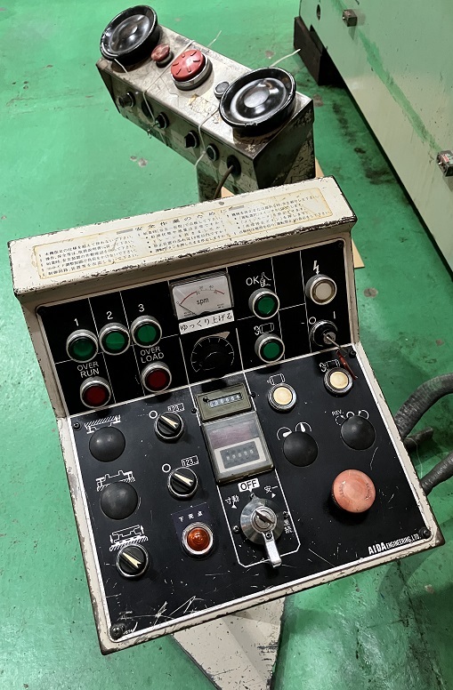 アイダ 200tパワープレス NC2-200(2)